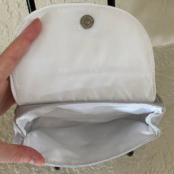 Christian Dior Silver Cosmetic Bag - Picture 3 of 7